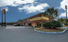 Super 6 Motel Pensacola Florida